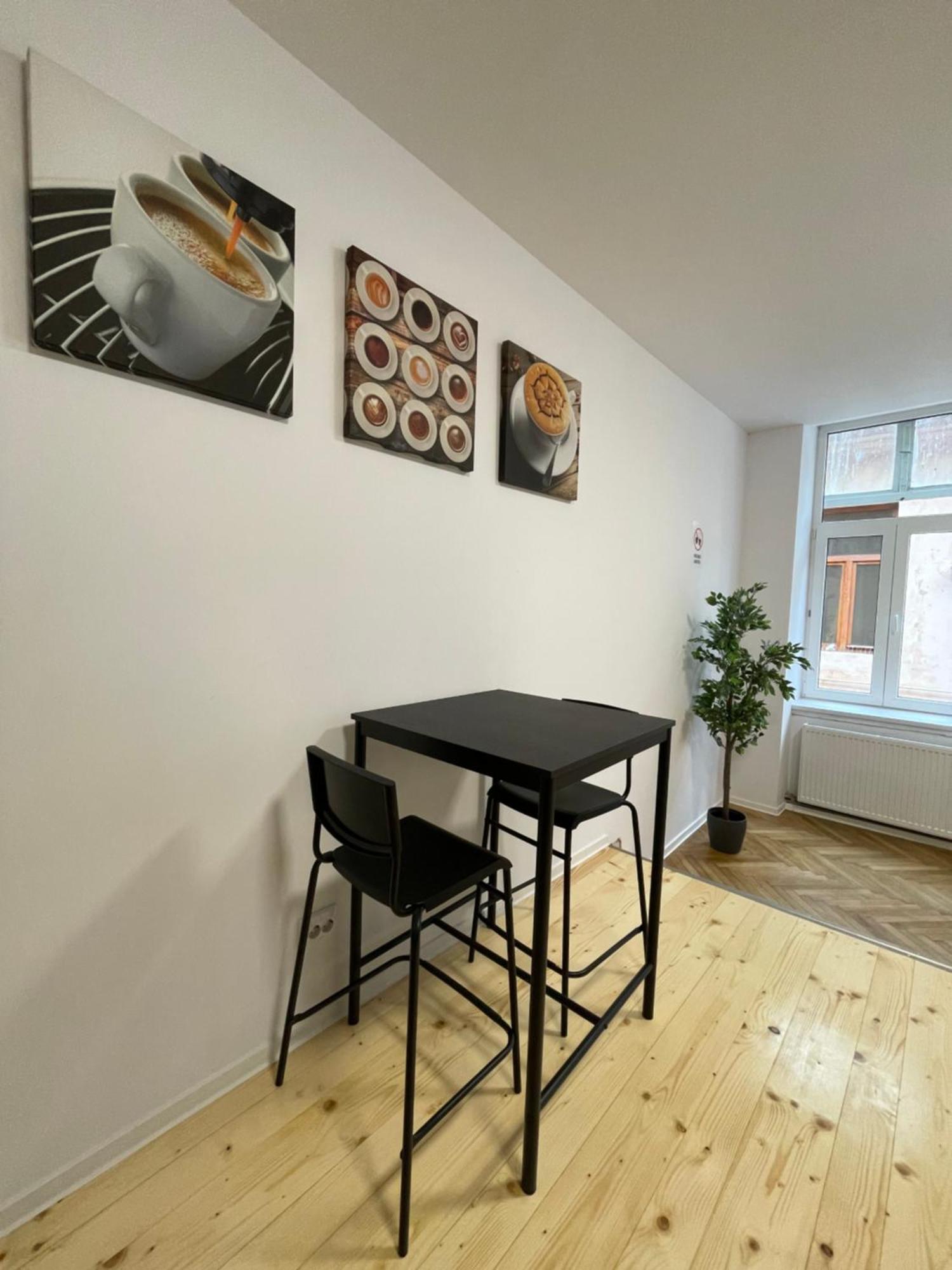 Schei Central Studios In The Heart Of Brasov Exterior photo